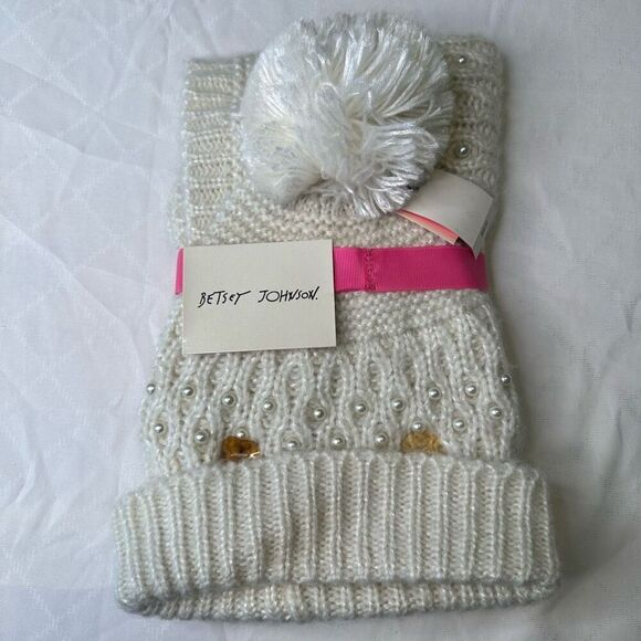 Betsey Johnson Faux Pearl Embellished Beanie & Snood Set One Size Ivory Knit NWT - Picture 1 of 3